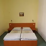 Rodina فندق مبيت وإفطار 3*