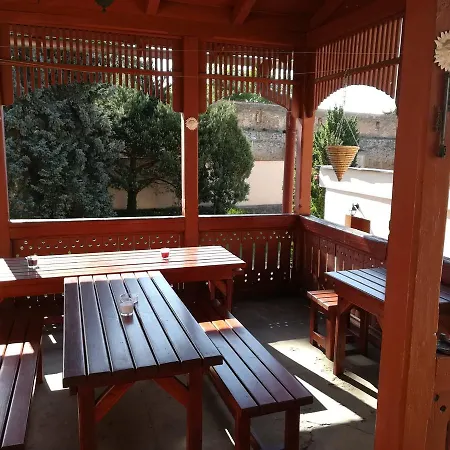 Rodina Bed & Breakfast 3*