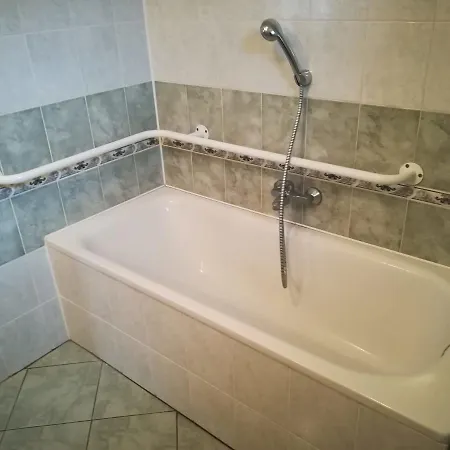 Bed & Breakfast Rodina 3*