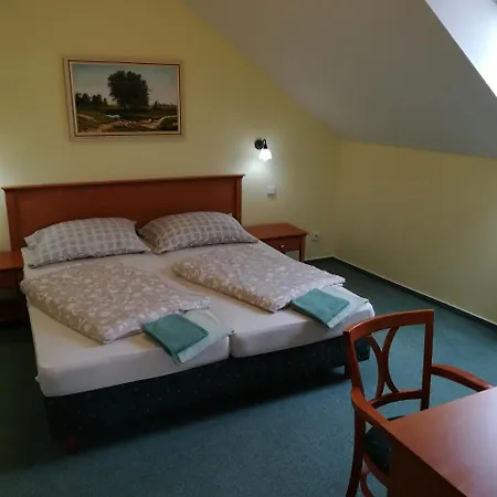 Rodina Nocľah s raňajkami