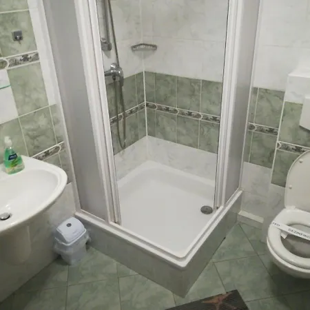 Rodina Nocľah s raňajkami 3*