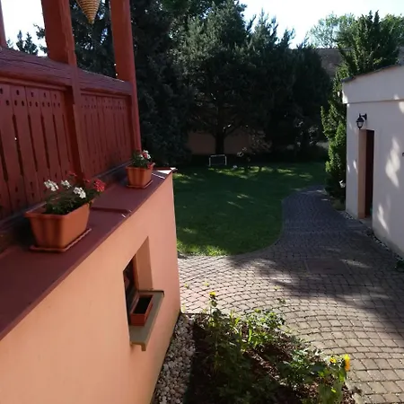 Bed & Breakfast Rodina 3*