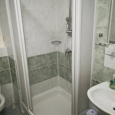 Bed & Breakfast Rodina 3*