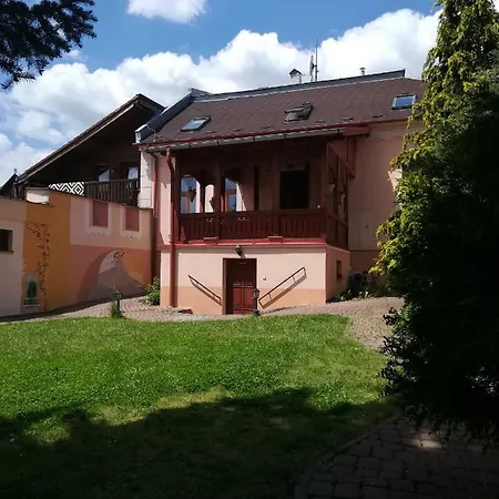 Bed and breakfast Rodina 2*