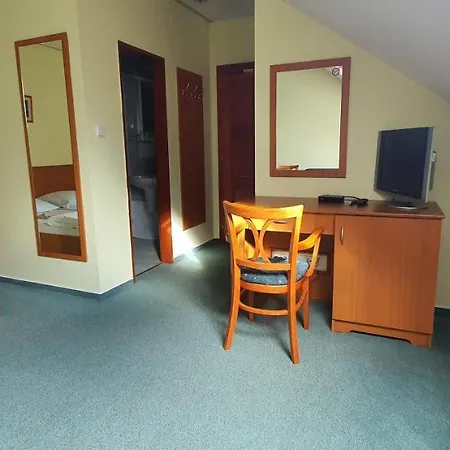 Bed & Breakfast Rodina 3*